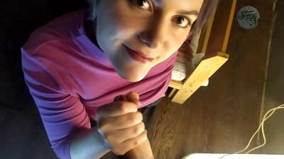 የተለመደ የሩስያ የቤት ውስጥ ፖርኖግራፊ ከዲክ ሴራ እና ጥሩ ጥልቅ ጉድፍ ጋር